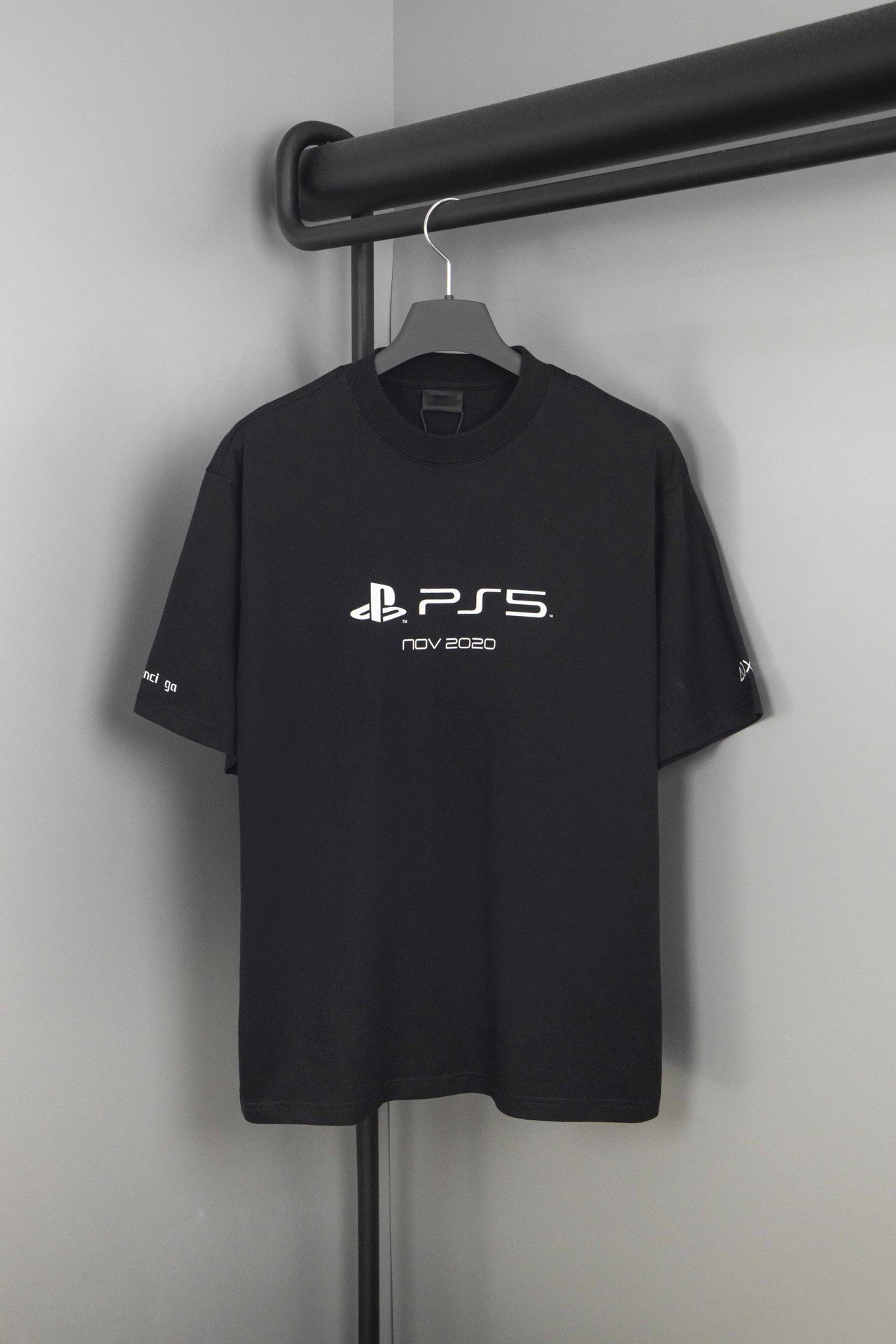 Balenciaga Ps5 T-shirt Tee
2 colorways