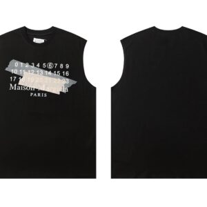 Maison Margiela
Vest
12 colorways