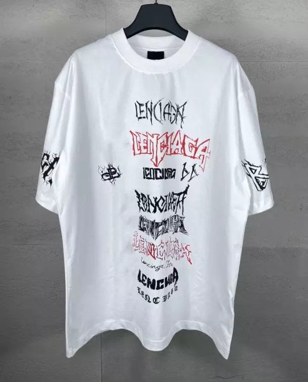 Balenciaga T-shirt Tee
2 colorways