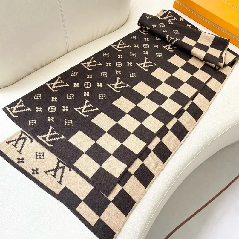Burbery  Cashmere Scarf 
Best Quality