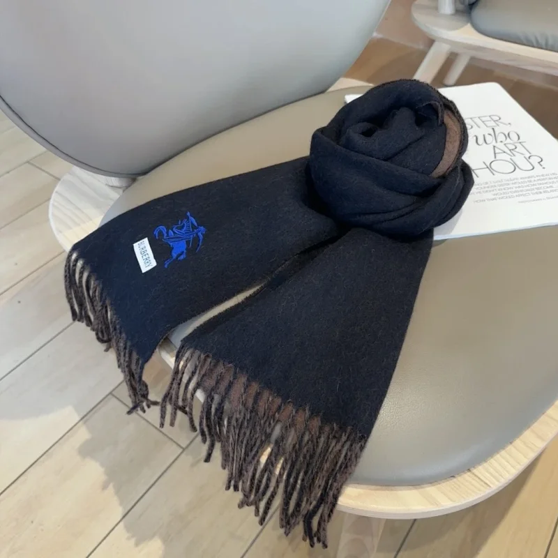 Louis Vuitton LV
Cashmere Scarf Best Quality