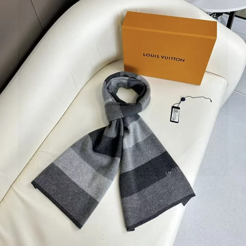 Louis Vuitton LV
Cashmere Scarf Best Quality
