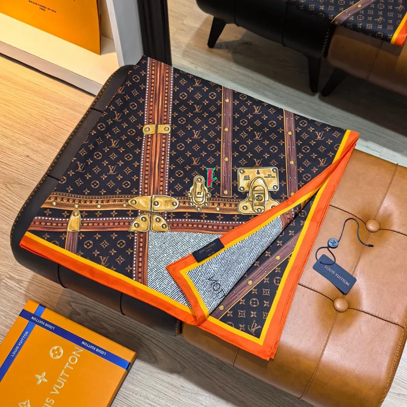 Louis Vuitton LV
Cashmere Scarf Best Quality
