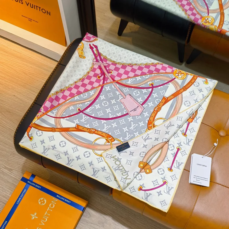 Louis Vuitton LV
Cashmere Scarf Best Quality
