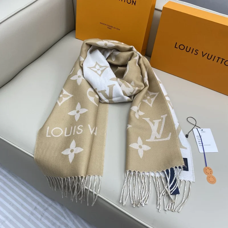 Louis Vuitton LV
Cashmere Scarf Best Quality