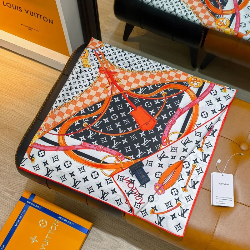 Louis Vuitton LV
Cashmere Scarf Best Quality