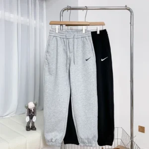Nike Cuffed Pants
(2 Colourways)