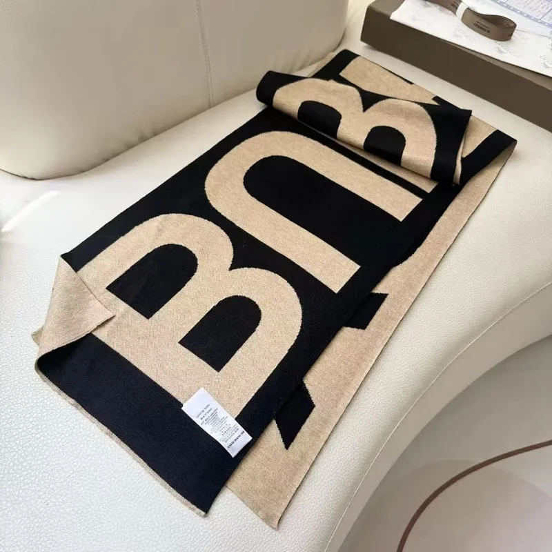 Burberry Scarfs
( 35+ colors )