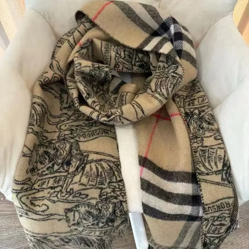 Burberry Scarfs
( 35+ colors )