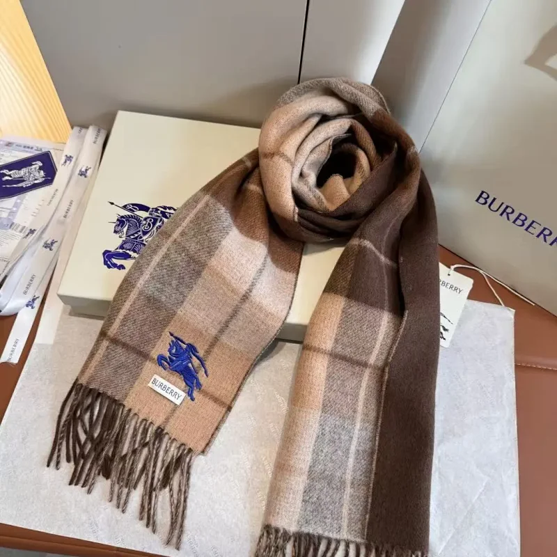 Burberry Scarfs
( 35+ colors )