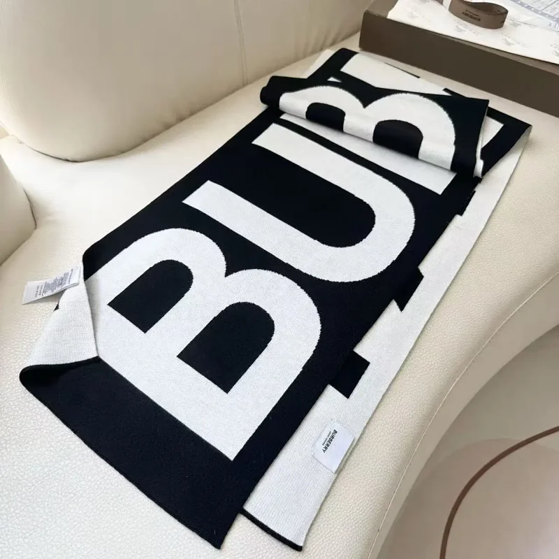 Burberry Scarfs
( 35+ colors )
