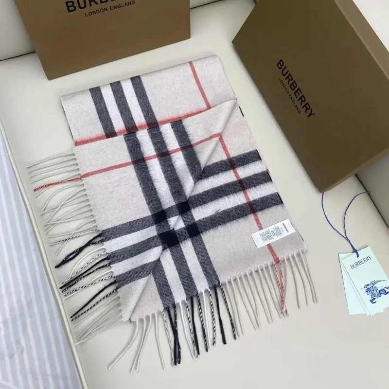 Burberry Scarfs
( 35+ colors )