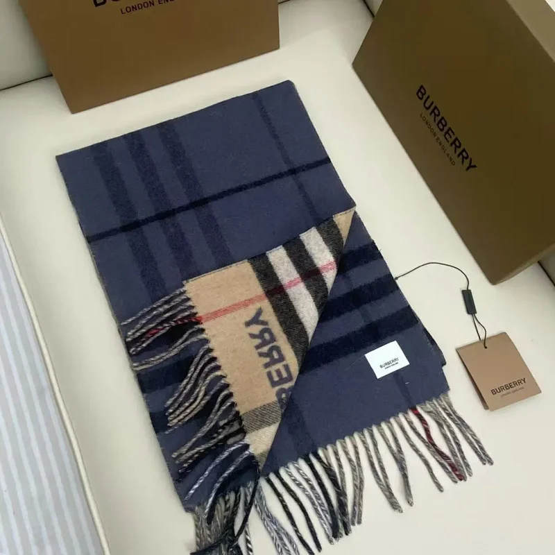 Burberry Scarfs
( 35+ colors )