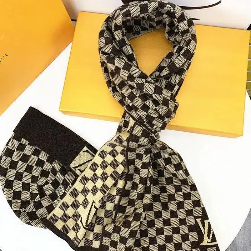 Louis Vuitton (LV)
Beanies & Scarfs
(8+ colors )